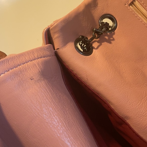 Mauve pink leather purse chain - Picture 7 of 8